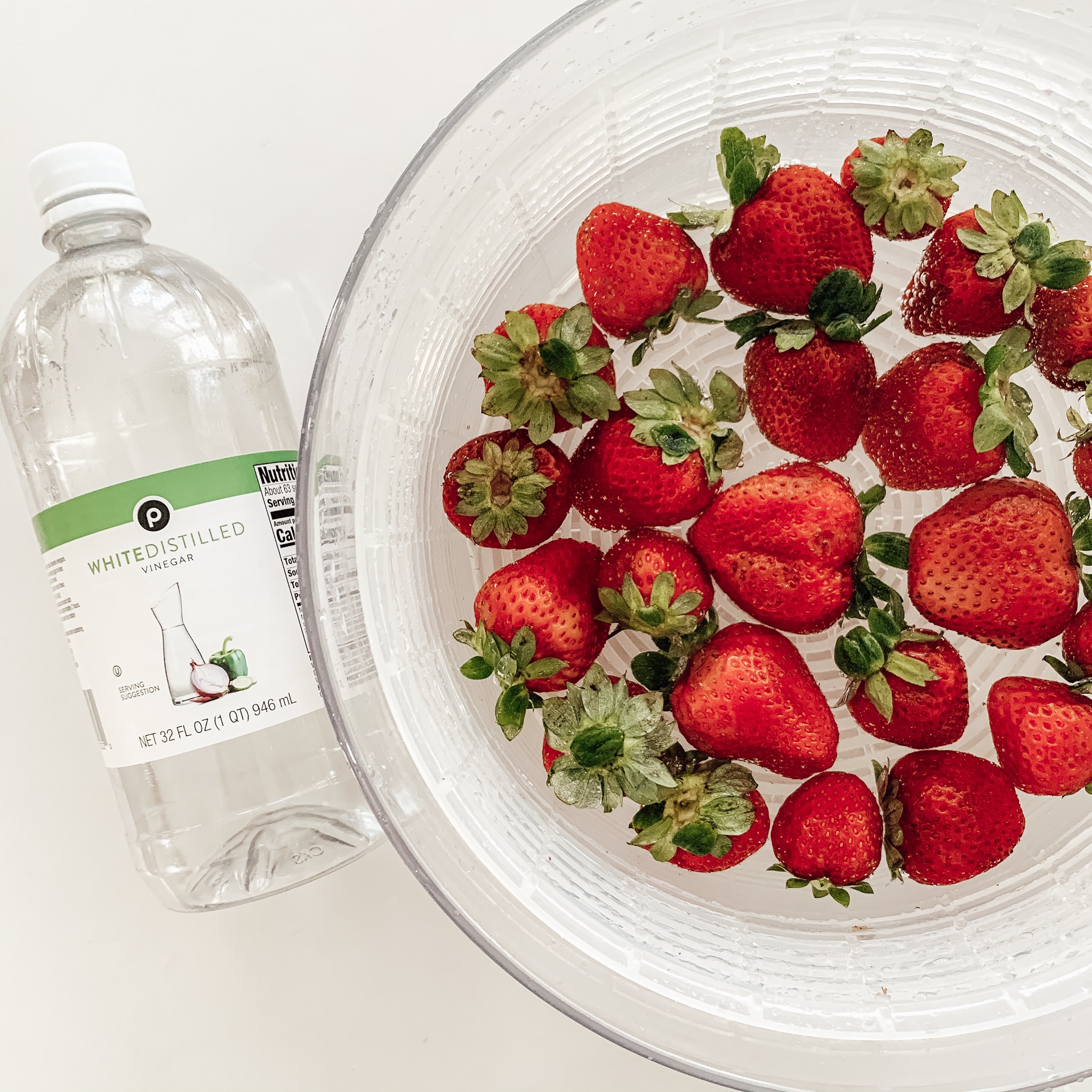 Storing Strawberries To Keep Them Fresh Simple Delicious Recipe   Washing Strawberries Distilled Vinegar 